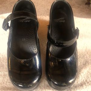 Black patent leather Danskos